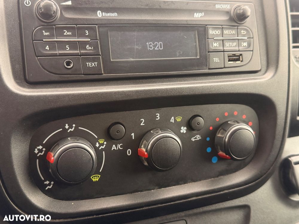 Renault Trafic Combi L2H1 8+1 Authentique - 11