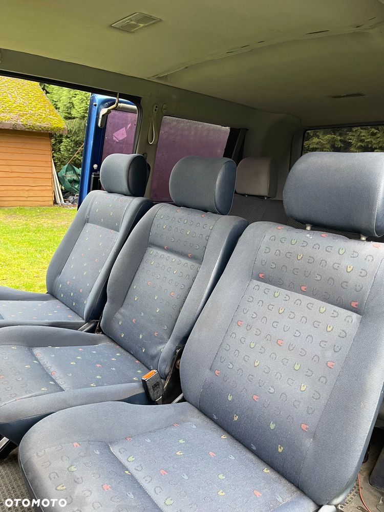 Volkswagen Caravelle - 12