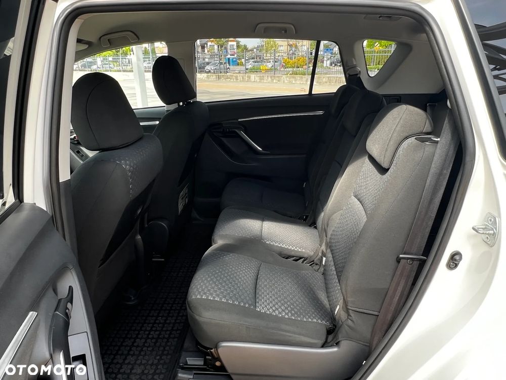Toyota Verso 2.2 D-CAT Premium 7os - 14
