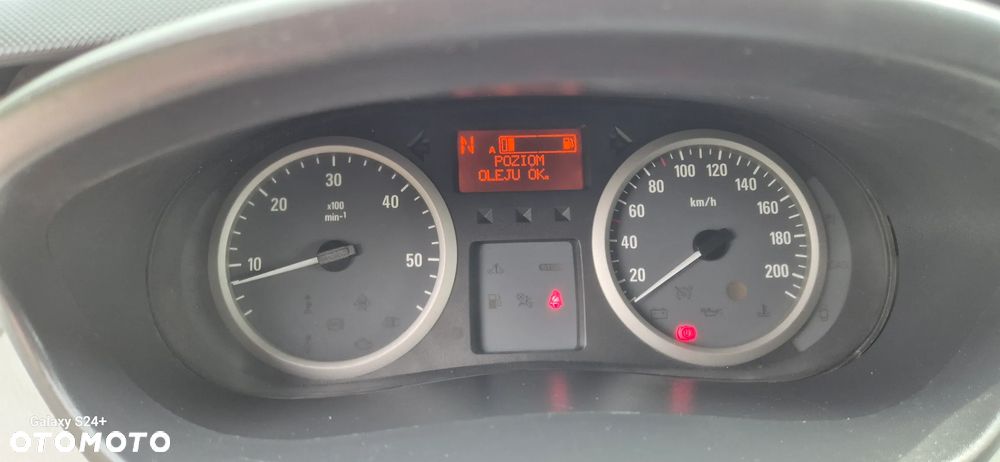 Opel Vivaro - 37