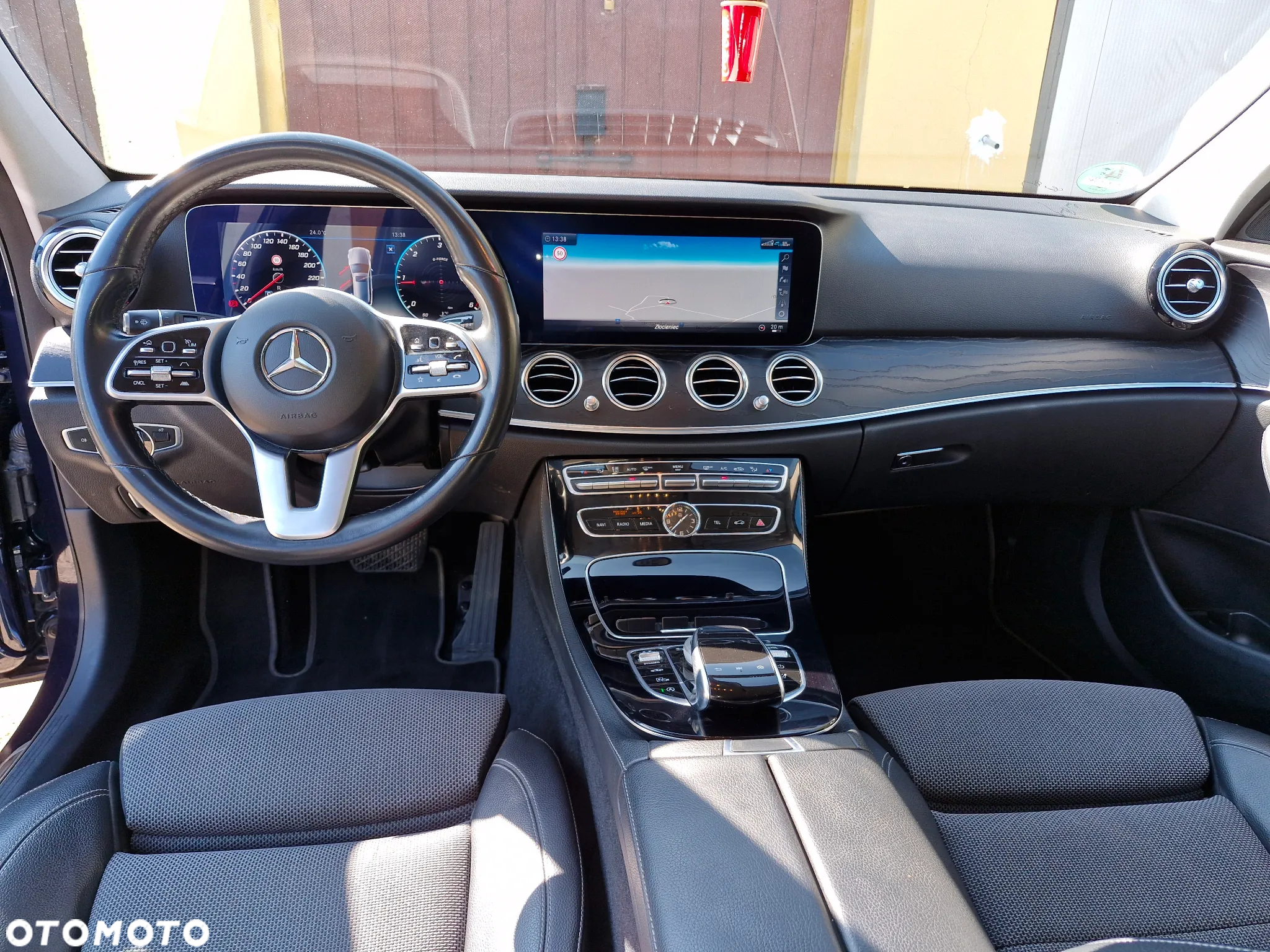 Mercedes-Benz Klasa E 220 d - 21