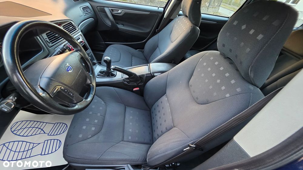 Volvo V70 2.4 Move - 16
