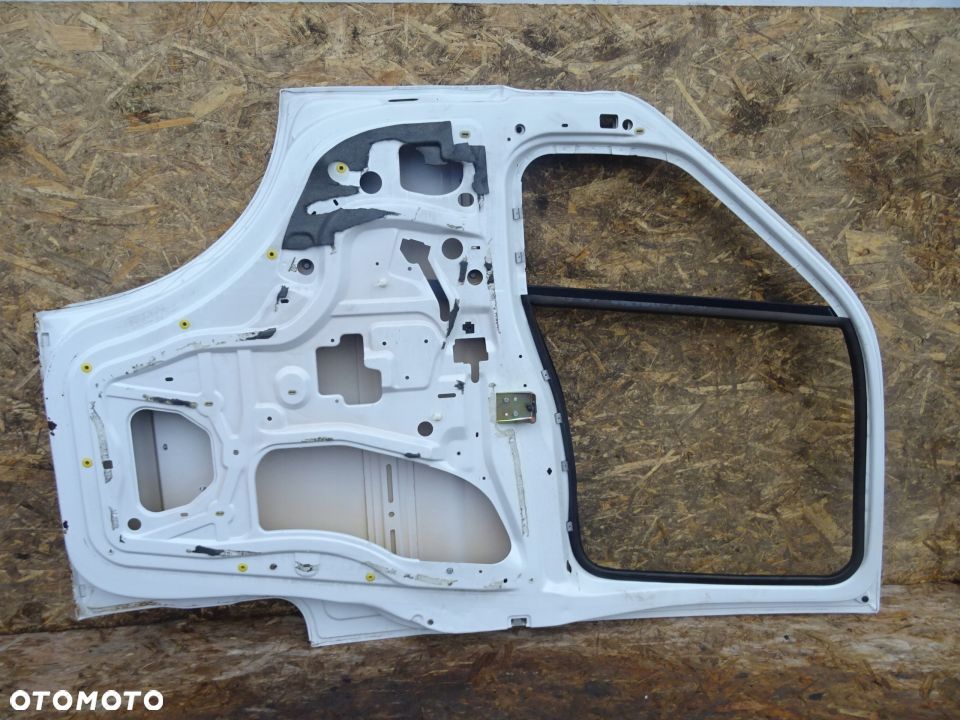 DRZWI PRAWY PRZÓD PRZEDNIE IVECO DAILY III 3.0HPI - 4