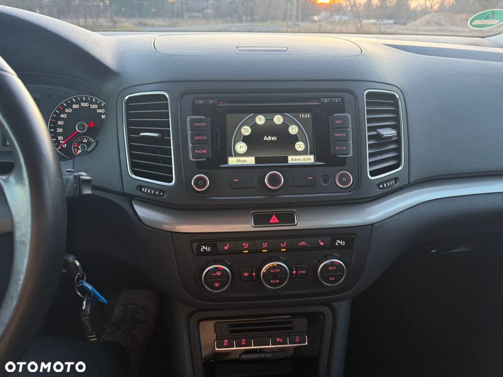 Volkswagen Sharan 2.0 TDI Comfortline DSG - 14