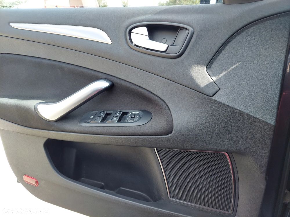 Ford Mondeo 2.0 FF Titanium - 14