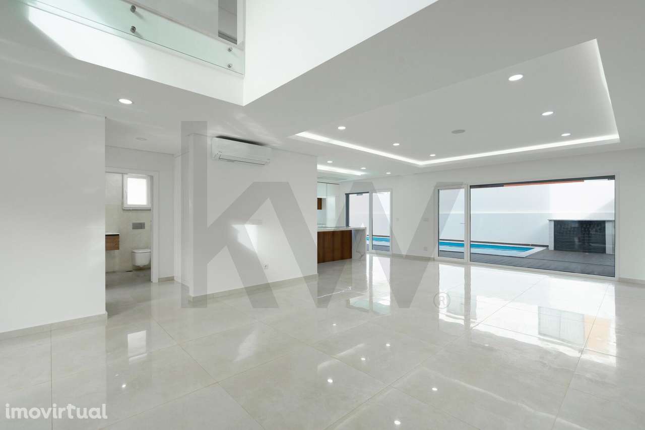 Moradia T4, isolada de design moderno, com piscina, lounge em Valadare - Grande imagem: 3/35