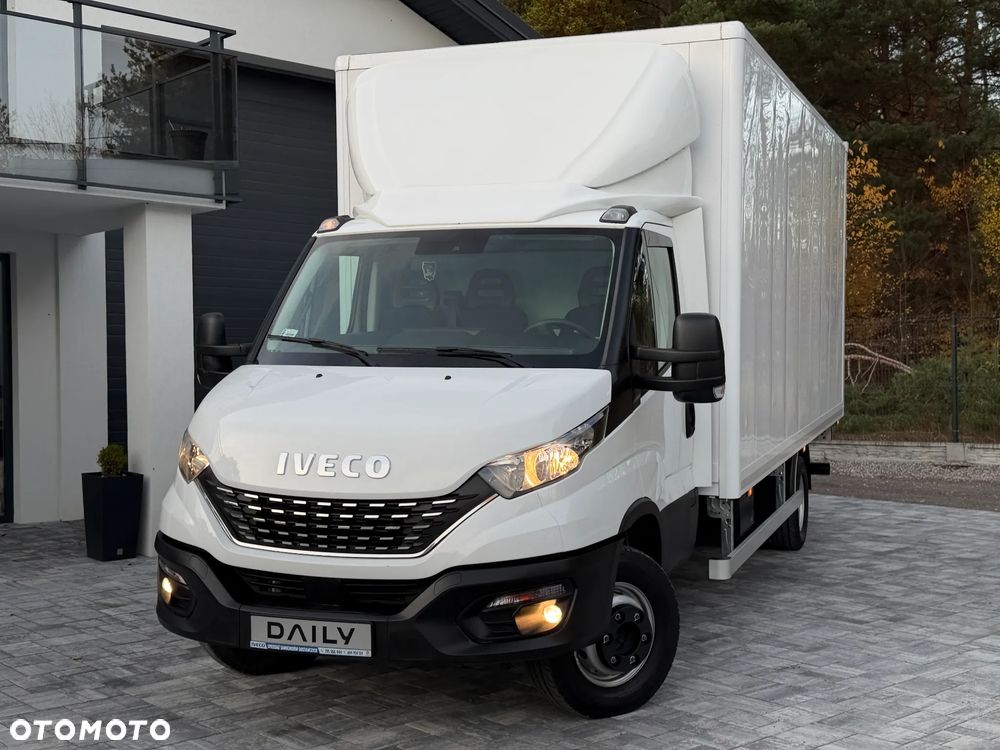 Iveco 72C18 Kontener + Winda BAR 1T / Kontener 5.35m x 2.24m x 2.3m / Bogate wyposażenie / UDT do 05.2028 / Salon PL / Zadbany od 1wł / Rozstaw osi 4.75m / FV23% - 2