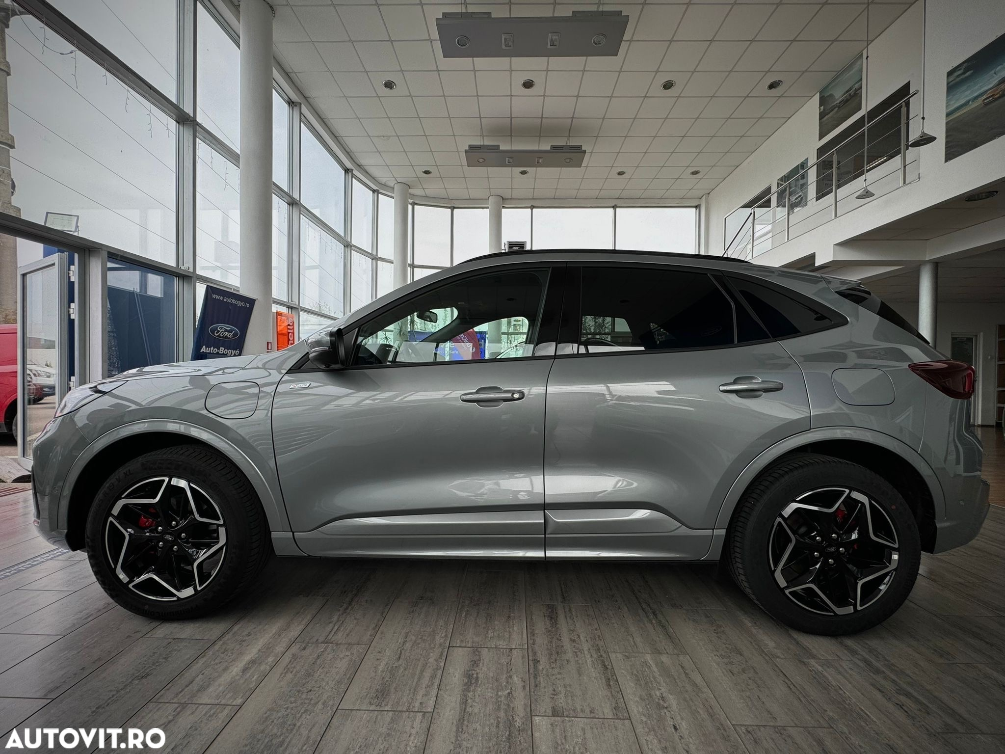 Ford Kuga 2.5 Duratec FWD PHEV ST-Line X - 4