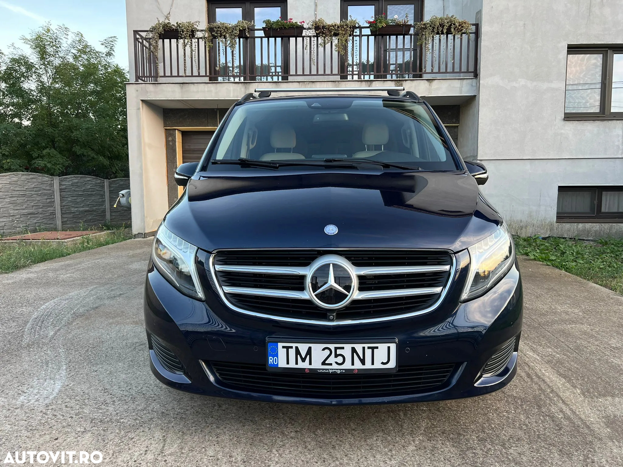 Mercedes-Benz V - 2