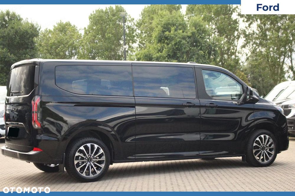 Ford Tourneo Custom - 8