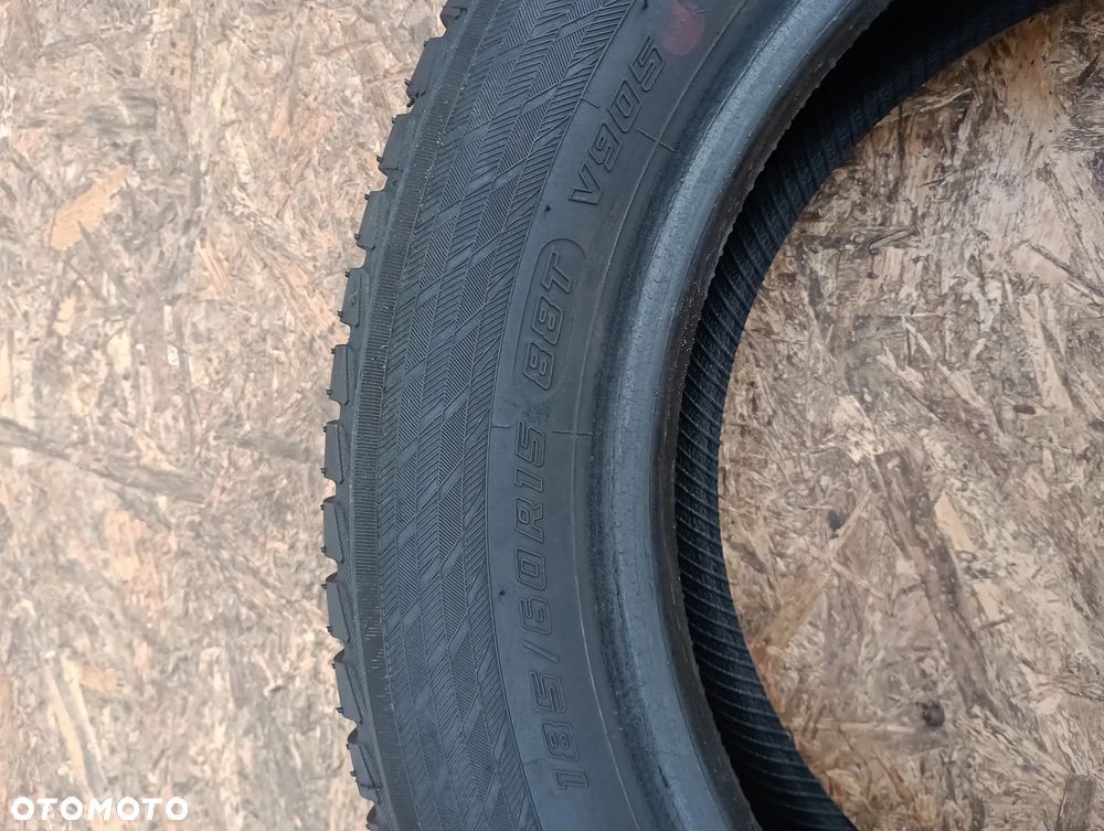 OPONY ZIMOWE 4 x 185/60 R15 YOKOHAMA BLUEARTH WINTER  V905 88T - 5