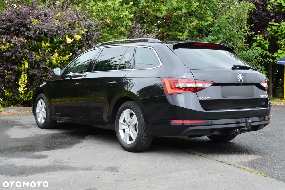 Skoda Superb 1.6 TDI DSG Ambition - 4