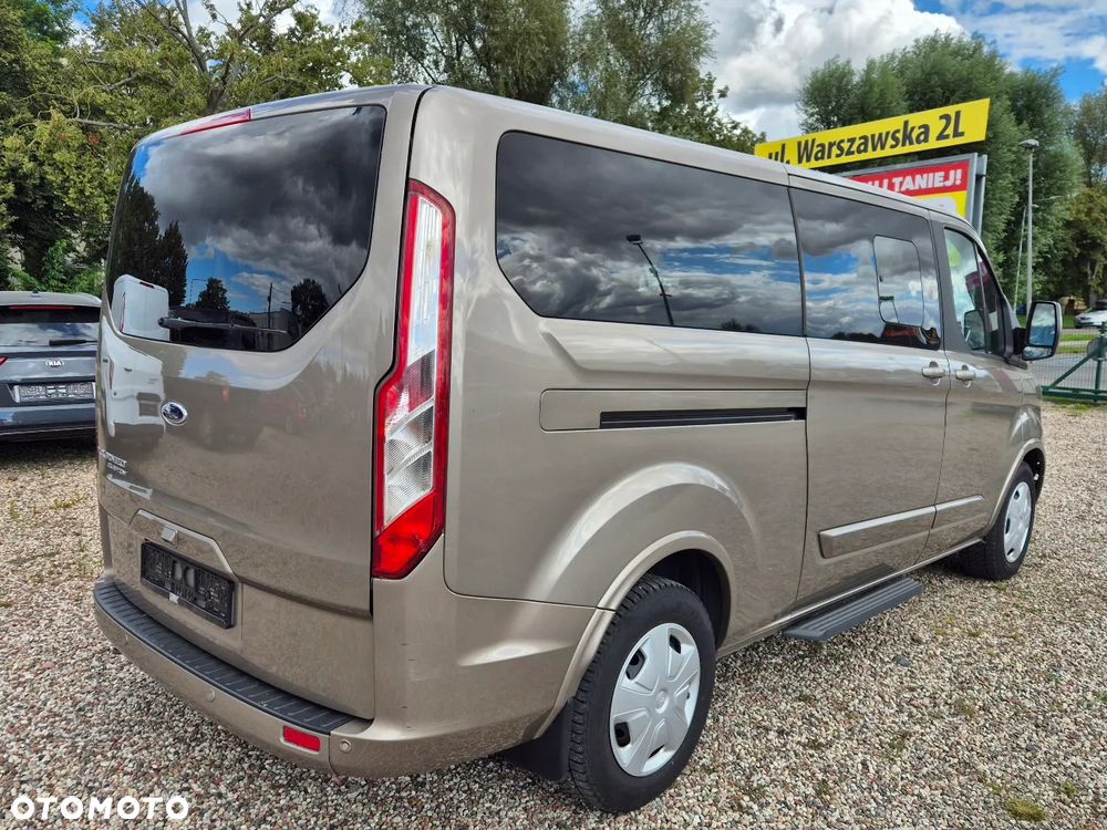 Ford Tourneo Custom - 3