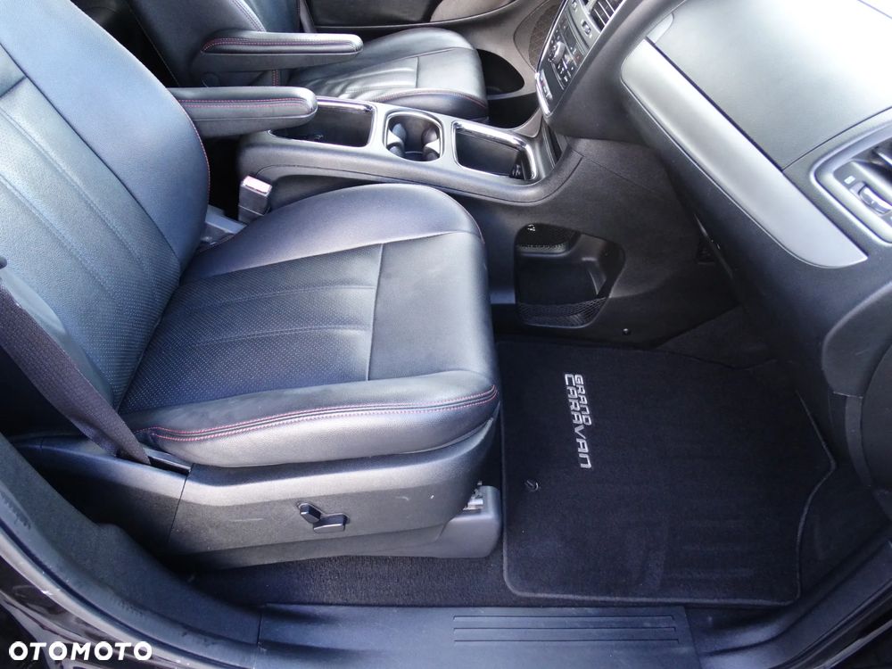 Dodge Grand Caravan 3.6 R/T - 10
