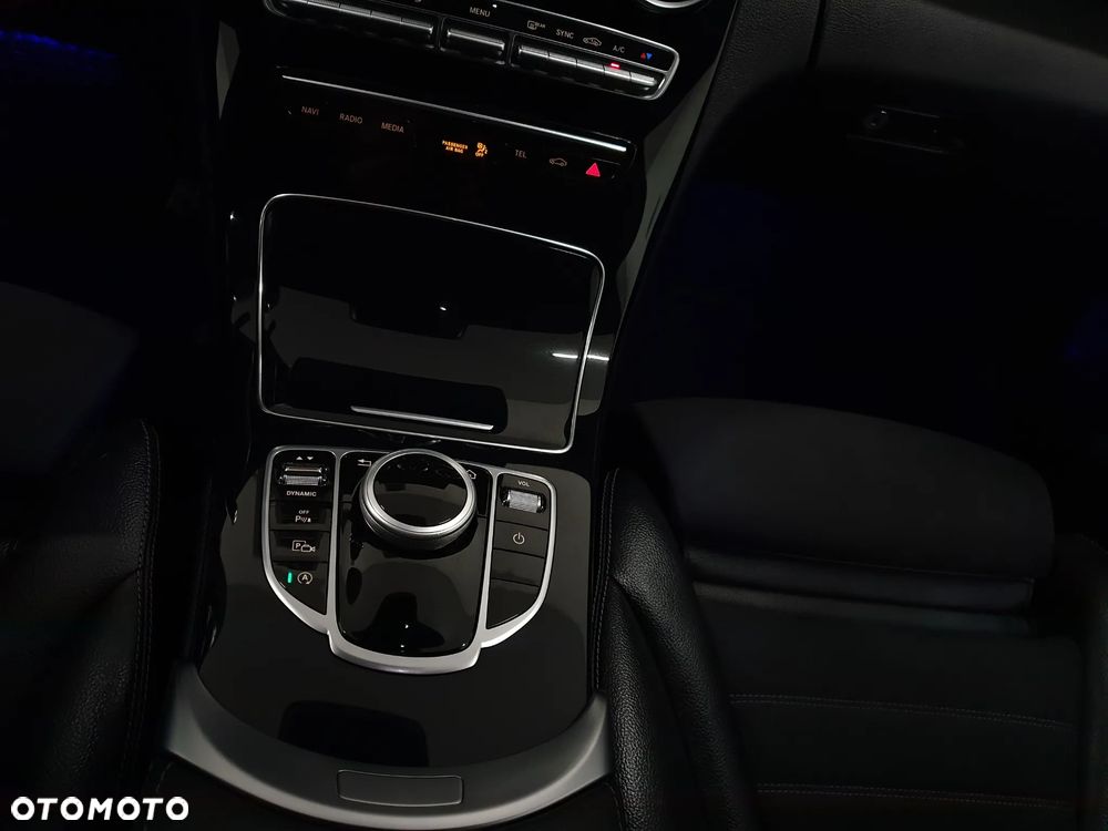 Mercedes-Benz Klasa C 220 d 9G-TRONIC - 34