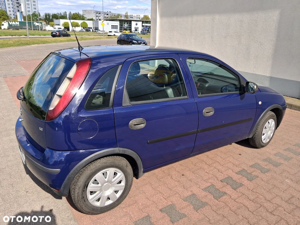 Opel Corsa 1.2 16V Cosmo - 3