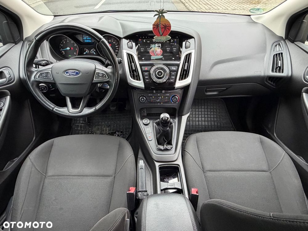 Ford Focus 1.0 EcoBoost 99g Trend - 11