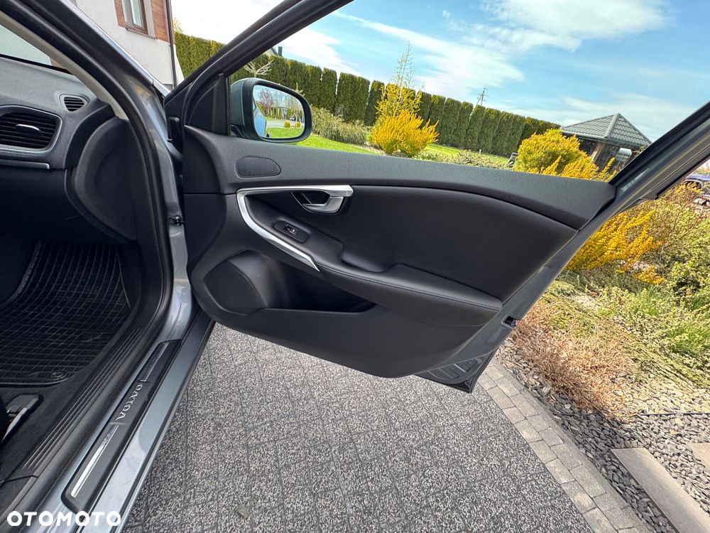 Volvo V40 D2 Summum - 20