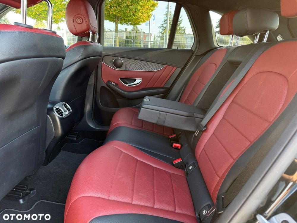 Mercedes-Benz GLC 300 d 4-Matic - 28