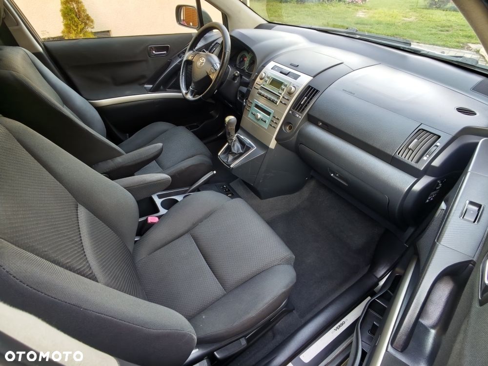 Toyota Corolla Verso - 5