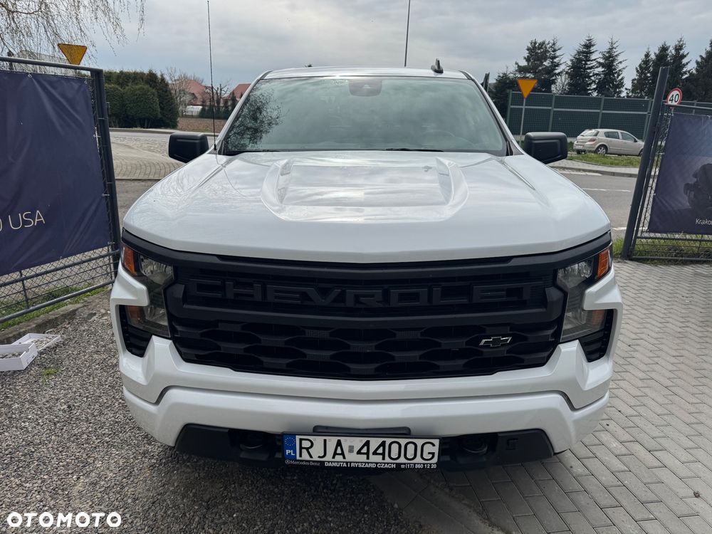 Chevrolet Silverado - 1