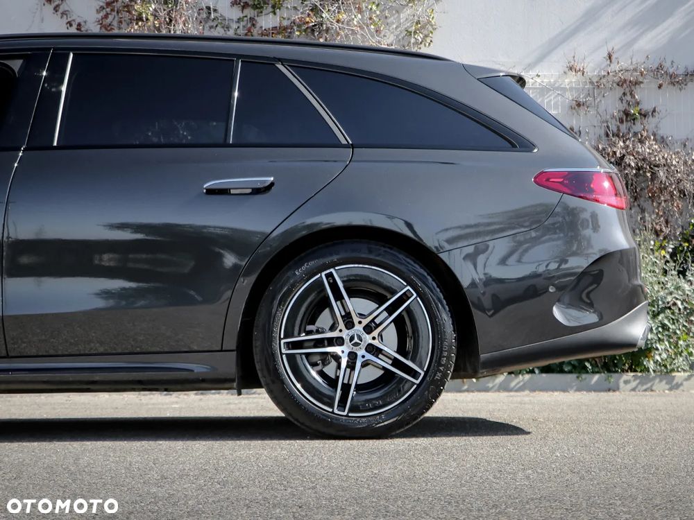 Mercedes-Benz Klasa E 220 d mHEV AMG 9G-Tronic - 8