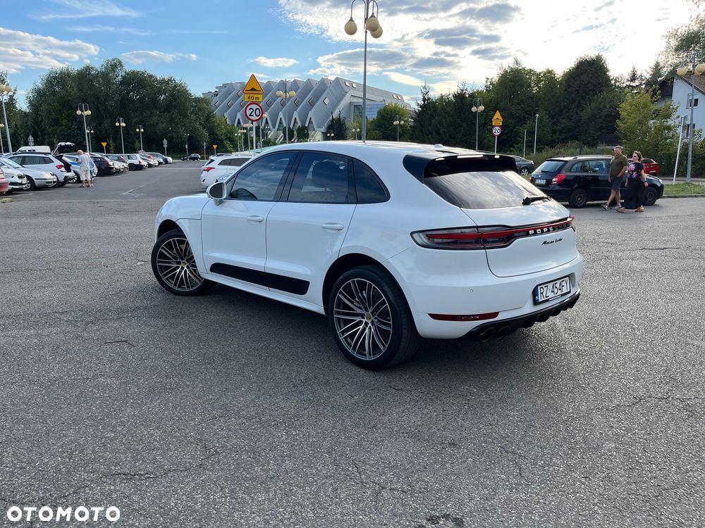 Porsche Macan Turbo - 17