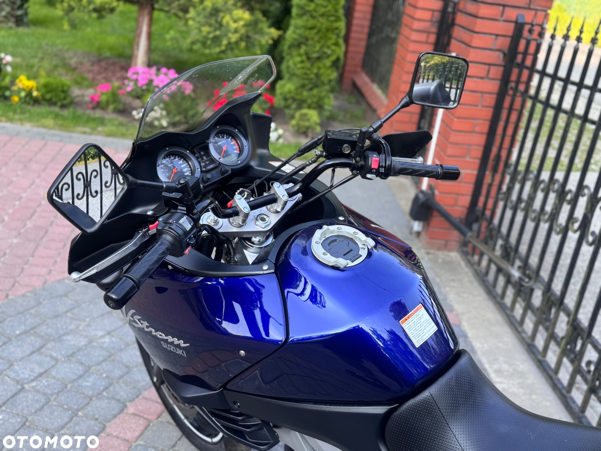 Suzuki DL - 15