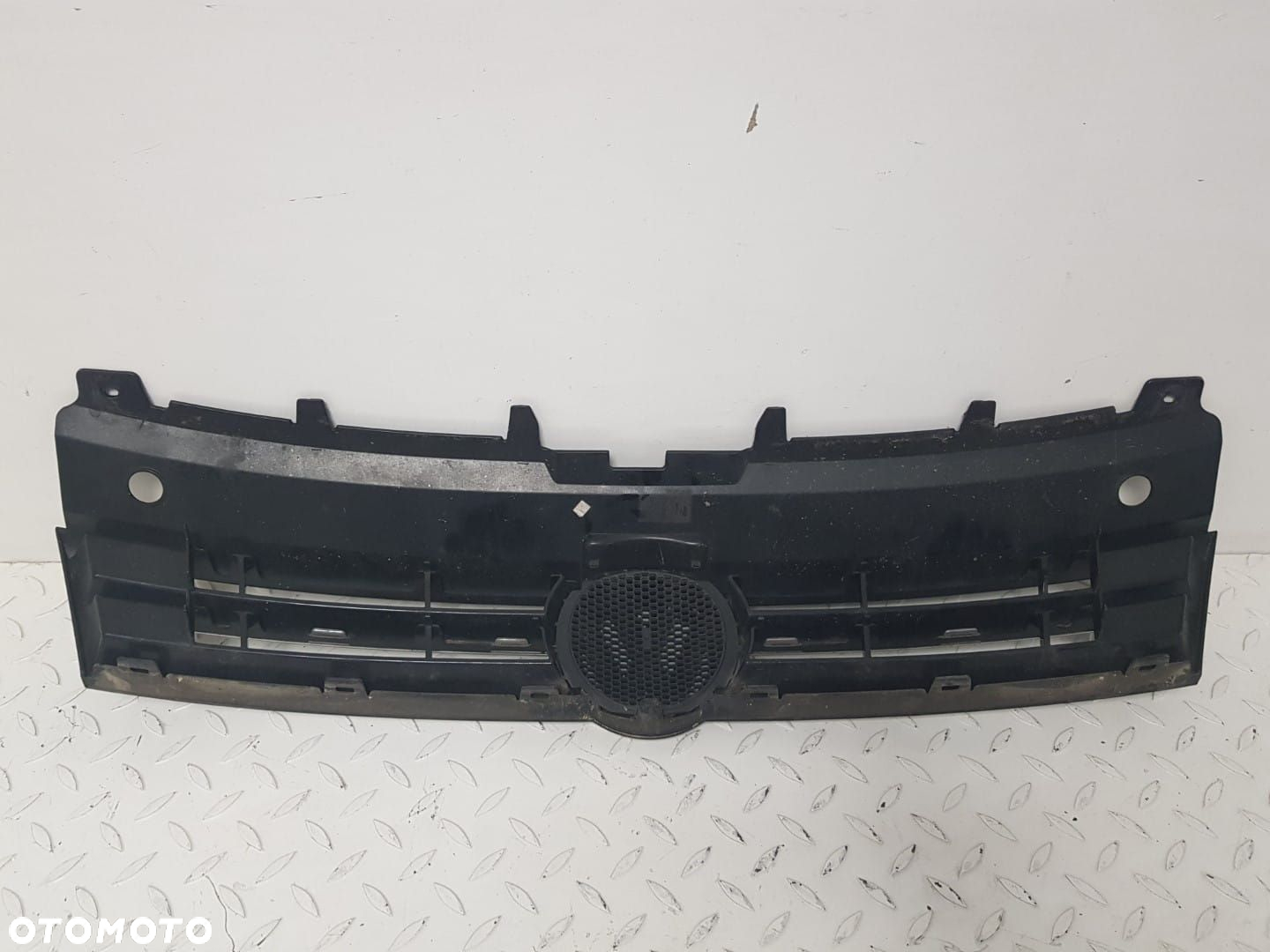 ŁADNY GRILL ATRAPA VW POLO V 6R0 6R LAKIEROWANY CHROM 08-14 ZNACZEK 6R0853653M - 6