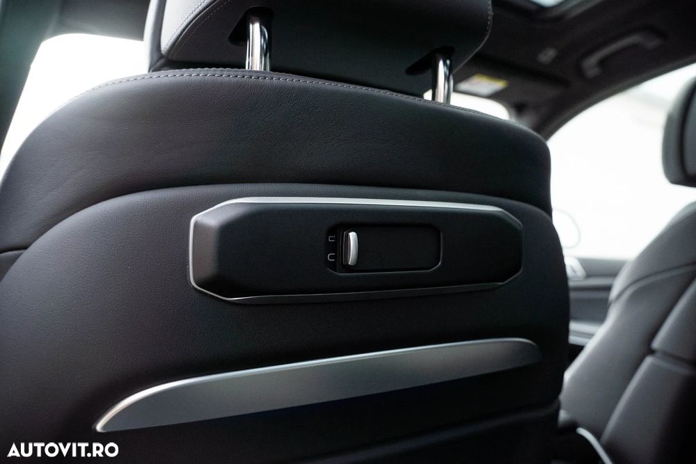 BMW X7 M60i xDrive AT MHEV - 11