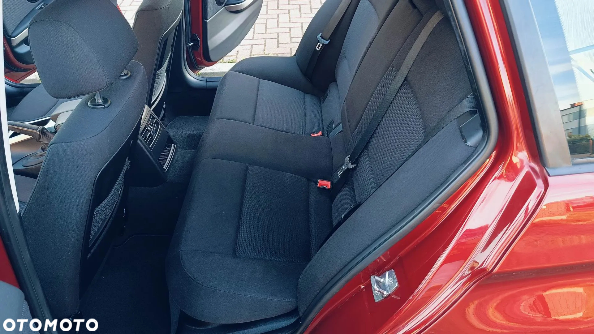 BMW Seria 3 318i Touring - 16