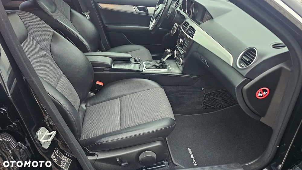 Mercedes-Benz Klasa C 250 (BlueEFFICIENCY) 7G-TRONIC Avantgarde - 18