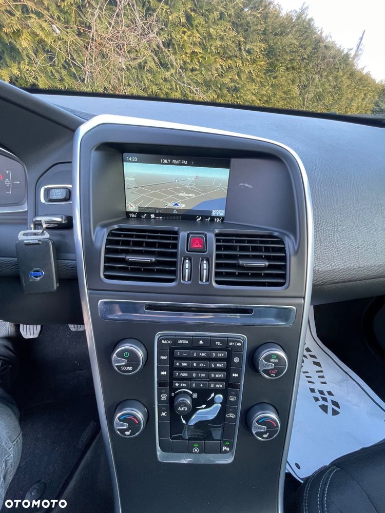 Volvo XC 60 D3 Momentum - 8