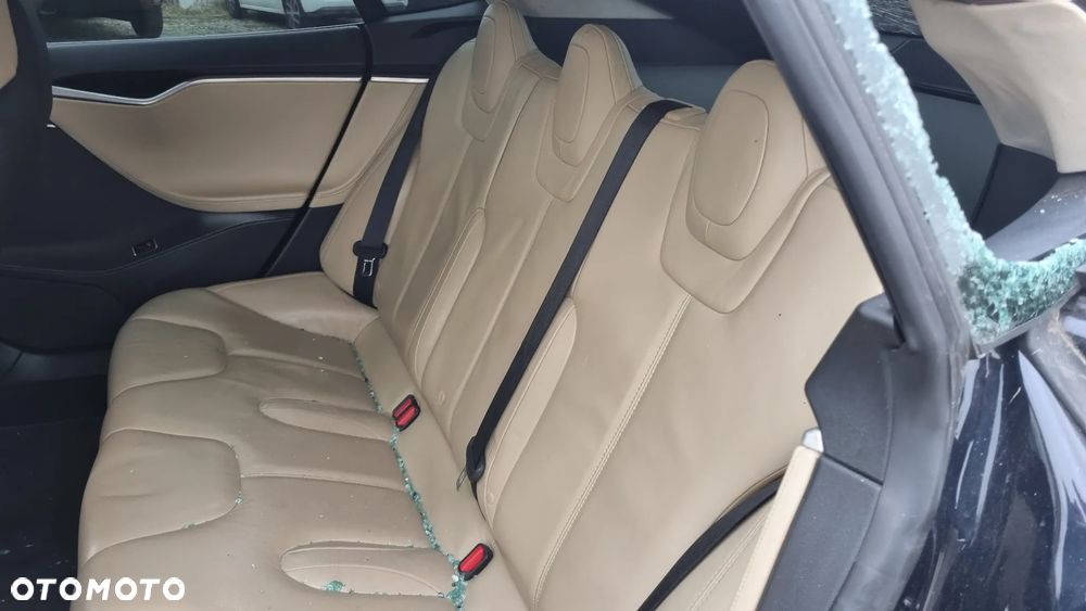 Tesla Model S 85 - 22