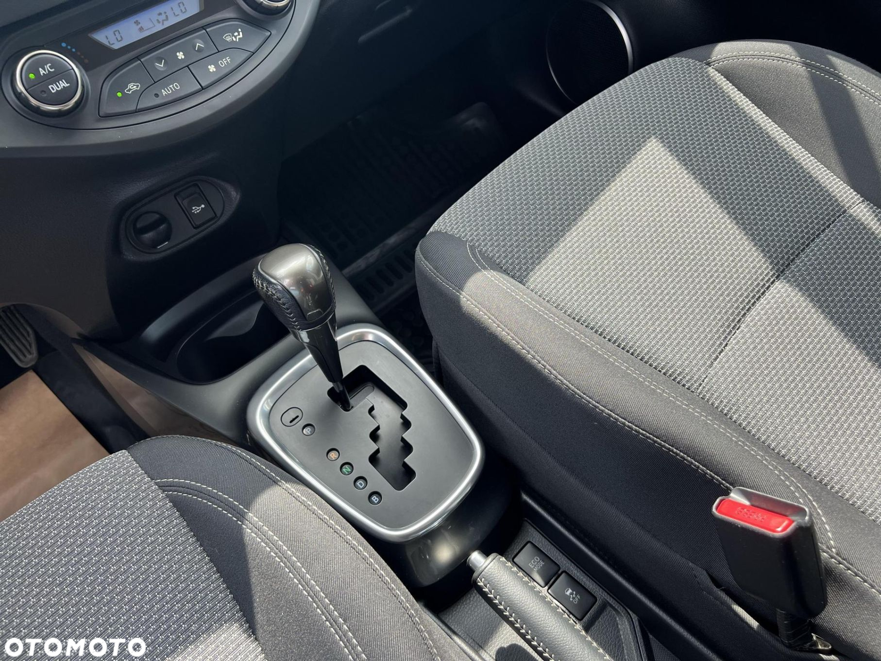 Toyota Yaris - 14