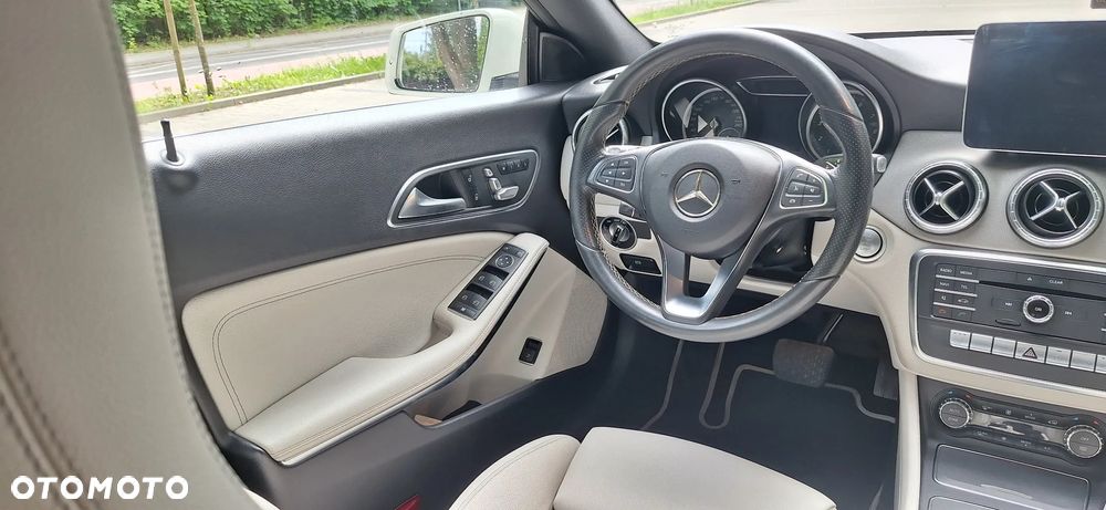 Mercedes-Benz CLA 250 7G-DCT Peak Edition - 21