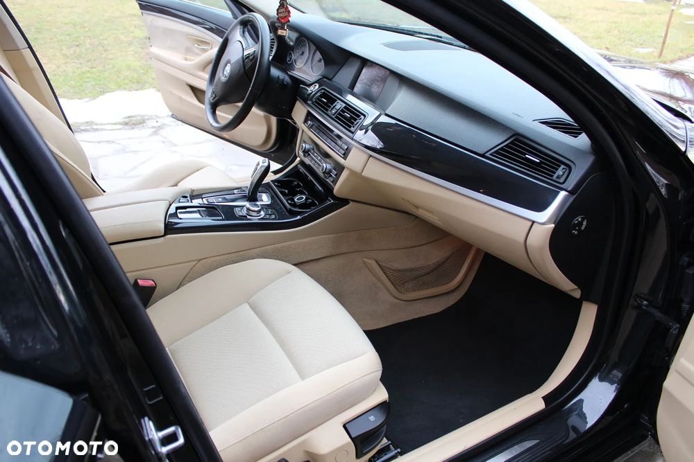 BMW Seria 5 520d Sport-Aut - 7
