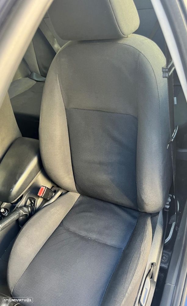 Ford Focus SW 1.4 S - 10