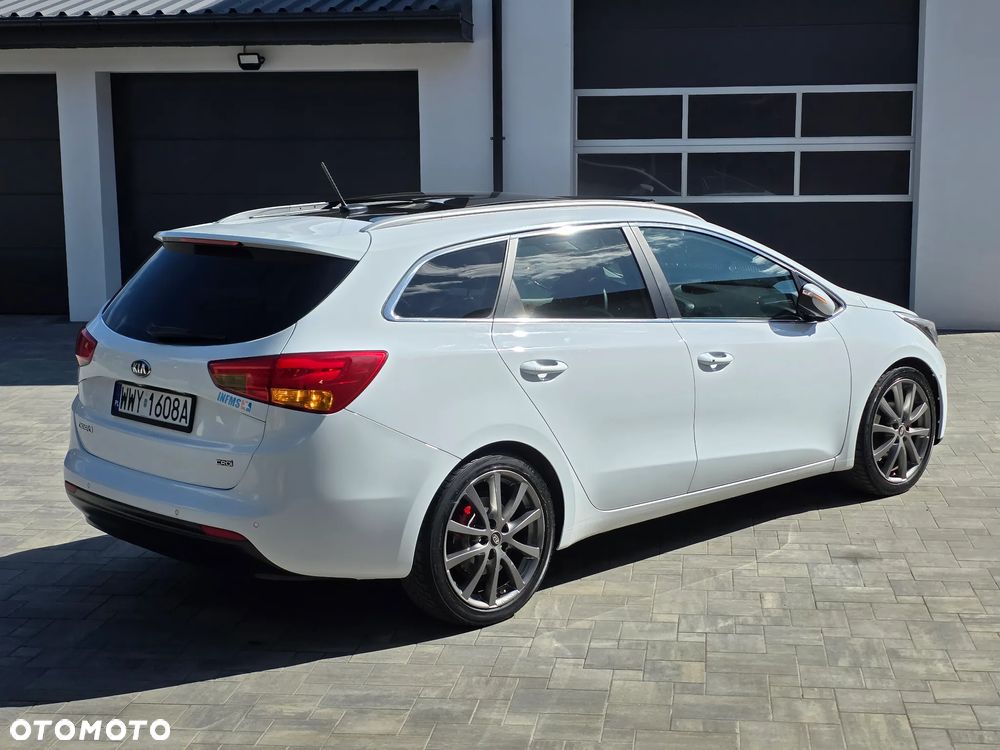 Kia Ceed 1.6 CRDi 128 Platinum Edition - 35