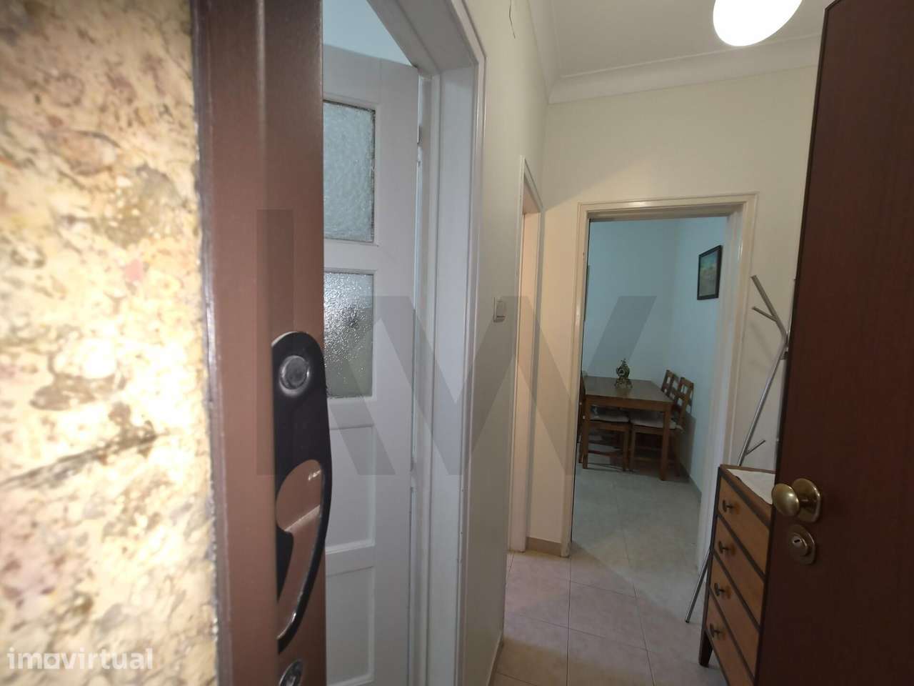 Apartamento totalmente mobilado com duas suítes - Grande imagem: 3/21
