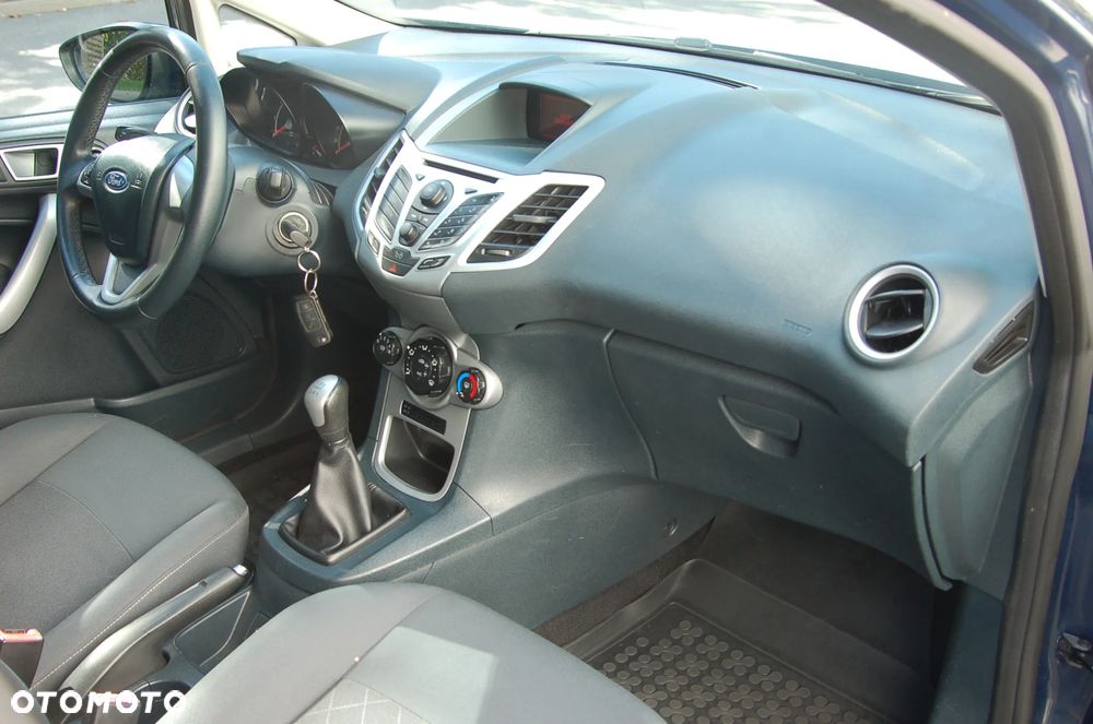 Ford Fiesta 1.4 Ghia - 22