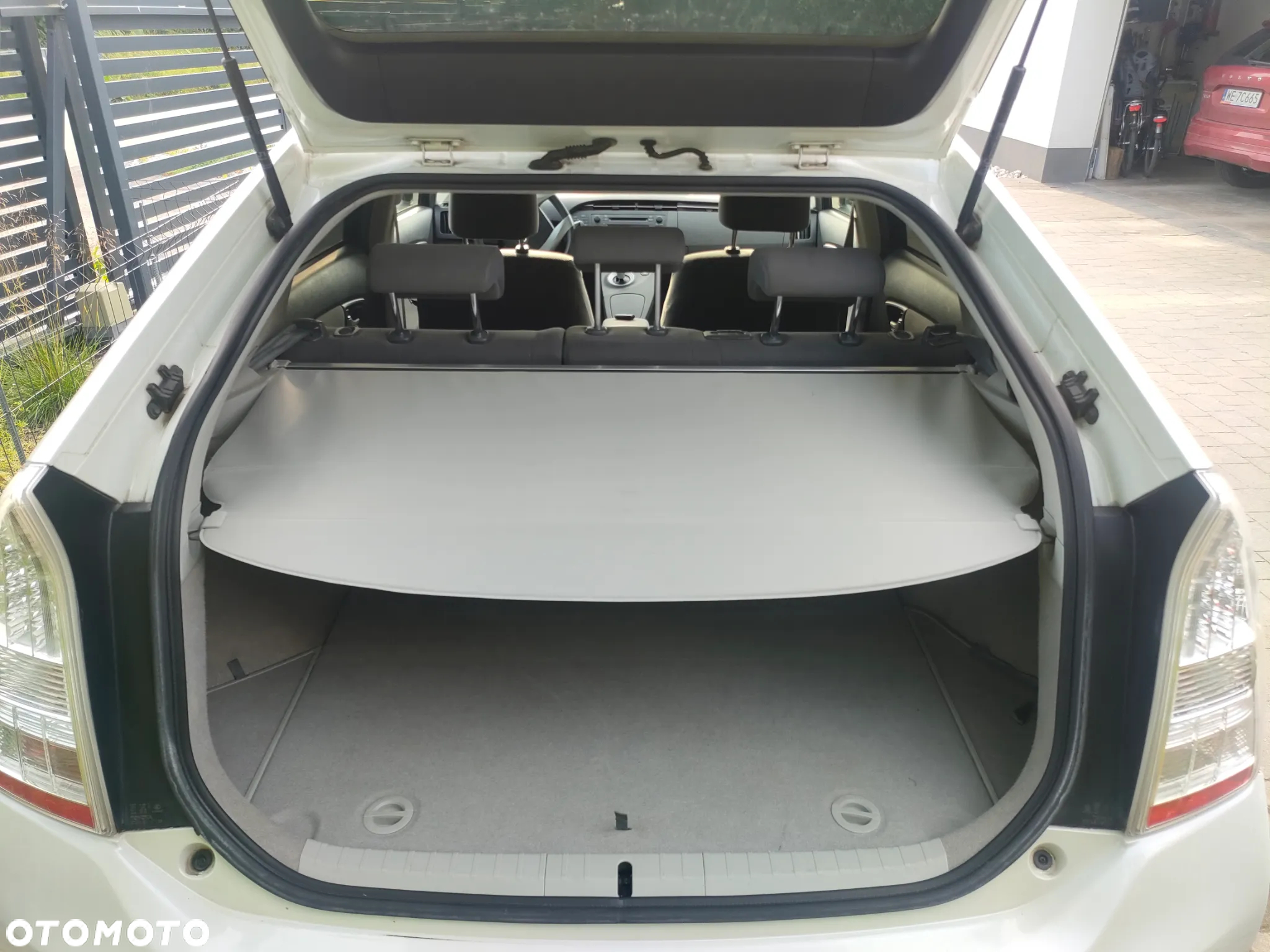 Toyota Prius 1.8 HSD Active - 8