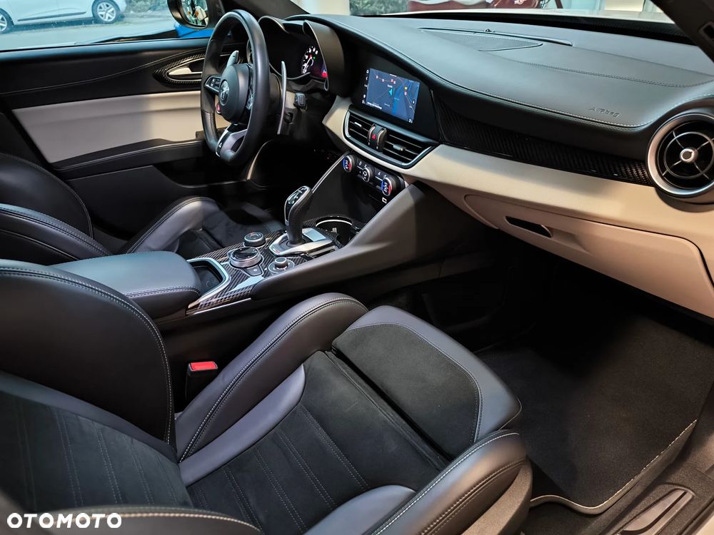 Alfa Romeo Giulia 2.9 Bi Turbo V6 Quadrifoglio - 14