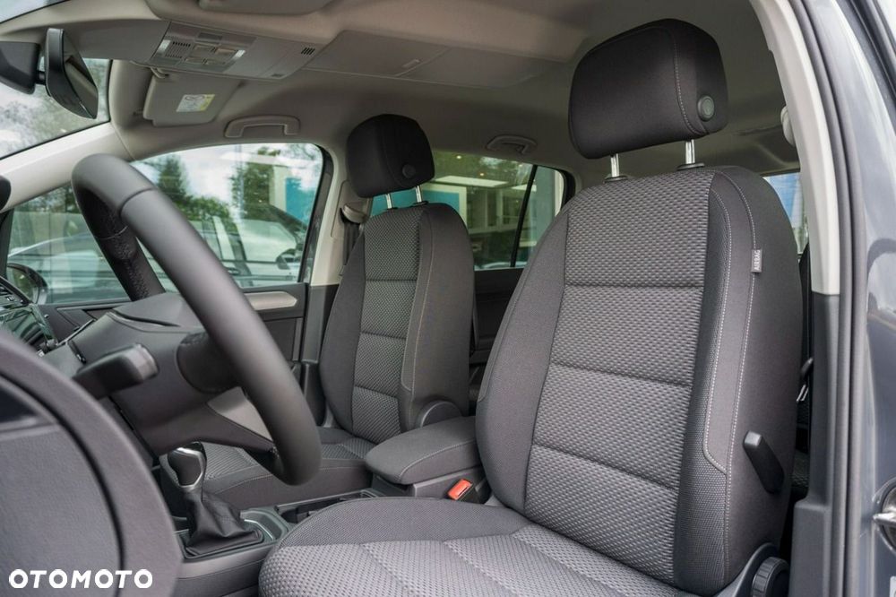 Volkswagen Touran - 13