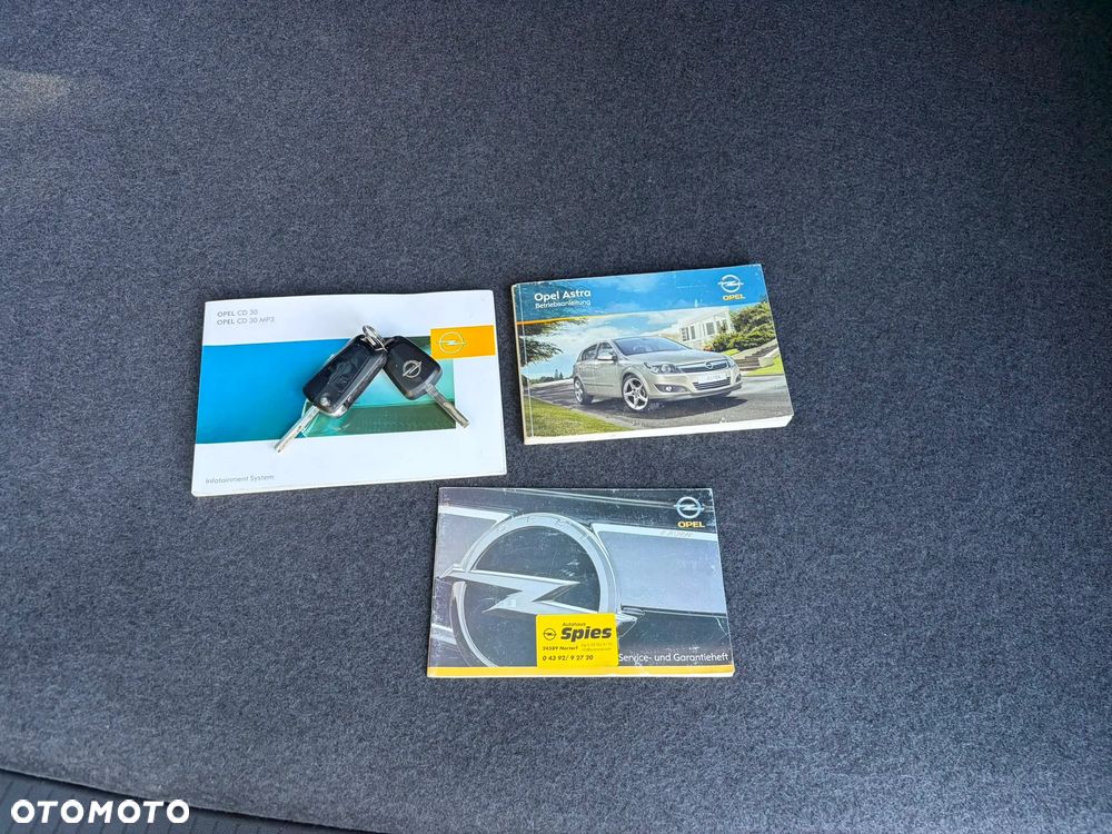 Opel Astra 1.6 Color Edition - 33