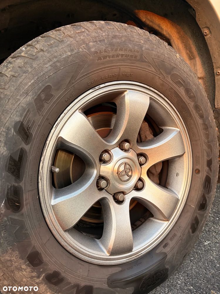 Toyota Land Cruiser - 30