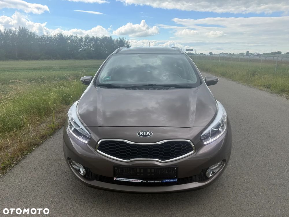 Kia Ceed - 8