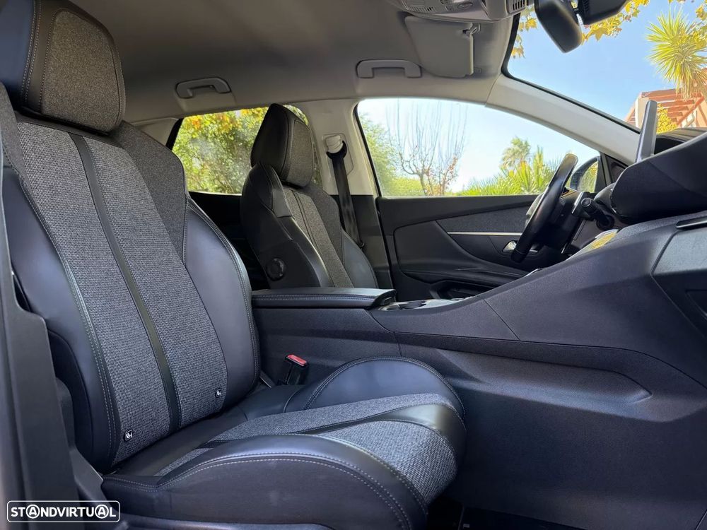 Peugeot 3008 1.2 PureTech Allure EAT6 - 19