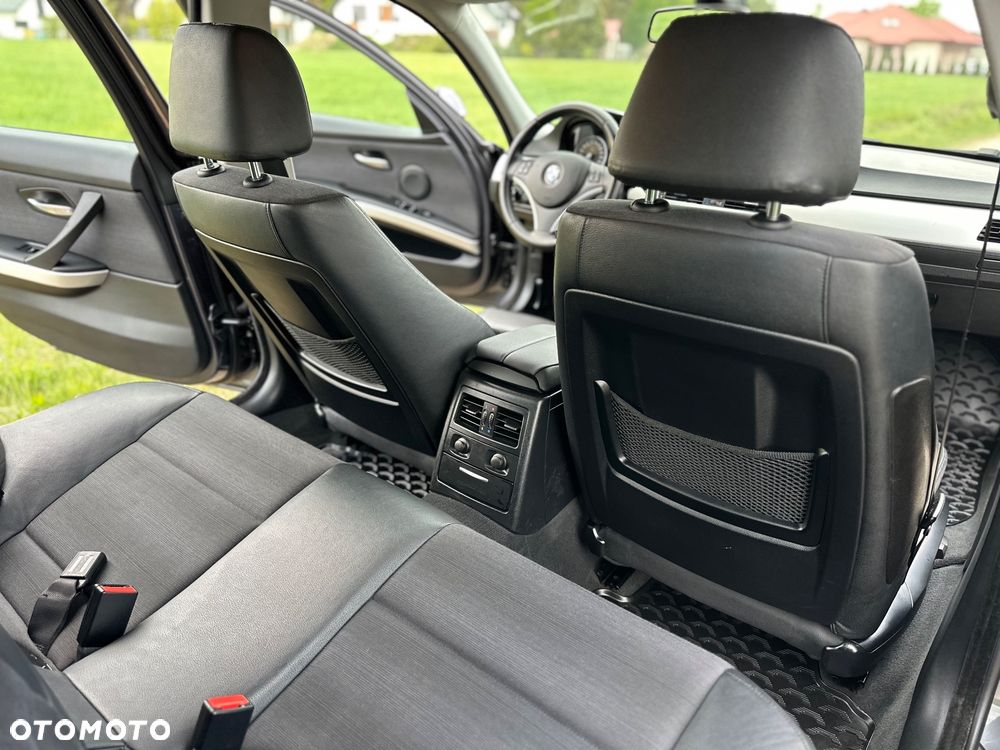 BMW Seria 3 318i - 23