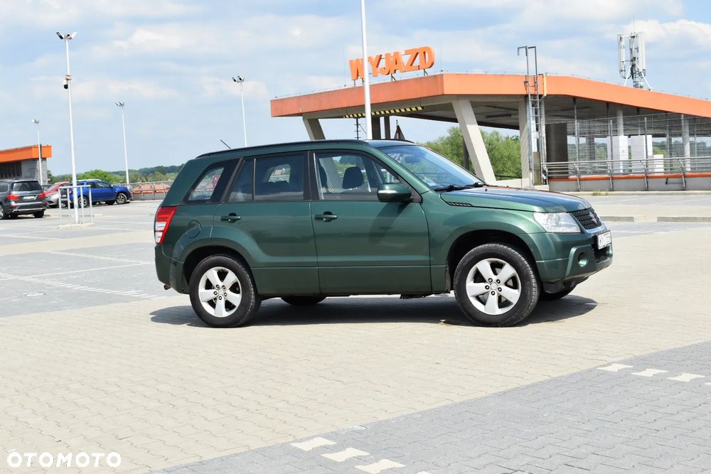Suzuki Grand Vitara 2.0 De luxe - 19